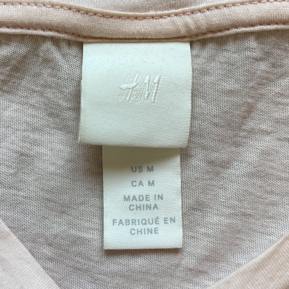 H&M TEE - Picture 3 of 5
